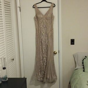 Montage by Mon Cheri Beaded Gown V Neck Sleeveless Evening Dress Size 10 M